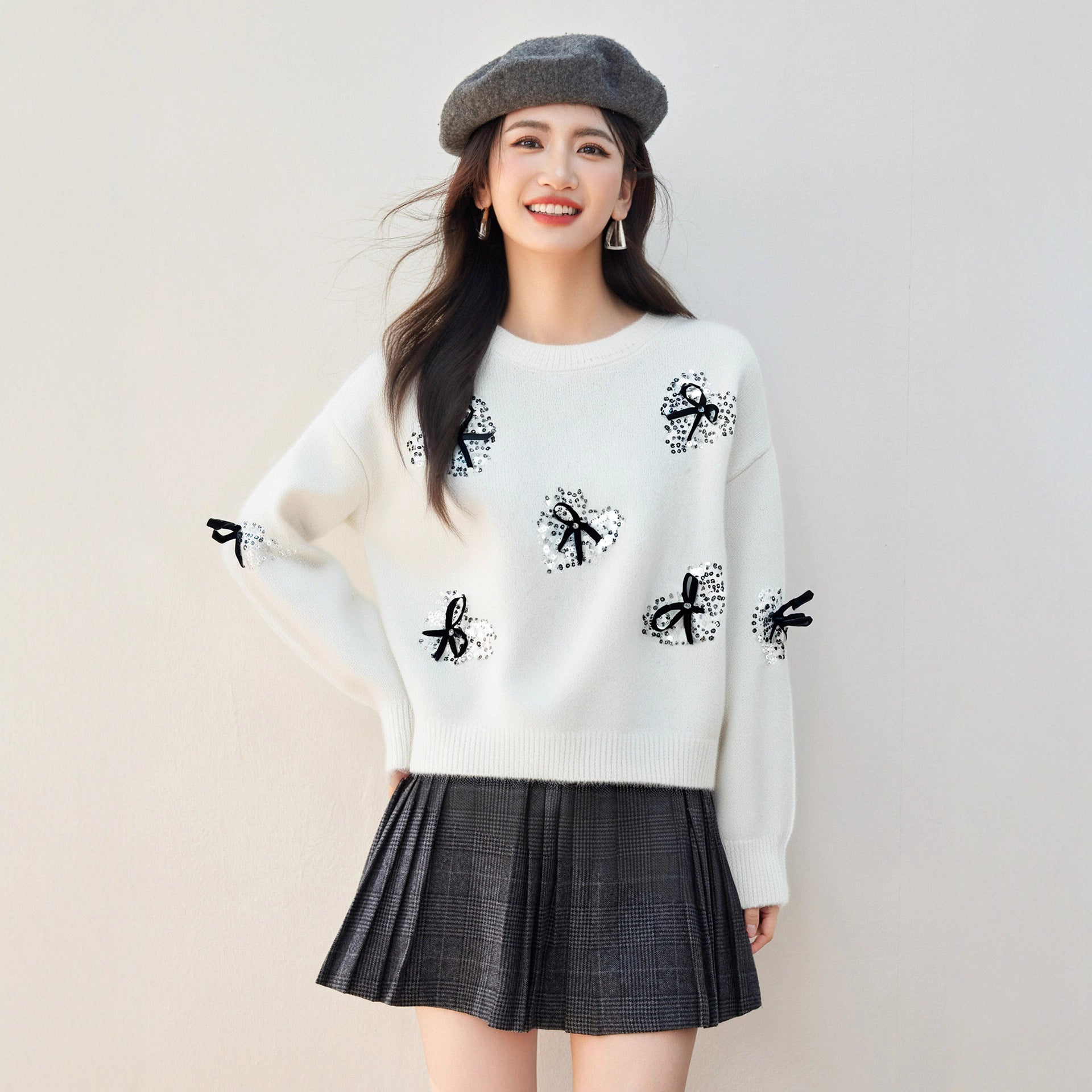 Chic Sequined Bow Christmas Red Sweater for Women, Knit Top, Autumn/Winter Fashion, Petite Style, Casual Wear